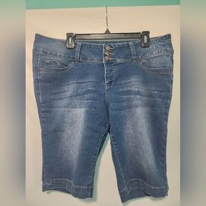 Royalty For Me WannaBettaButt? Jean Shorts. Size 16W.